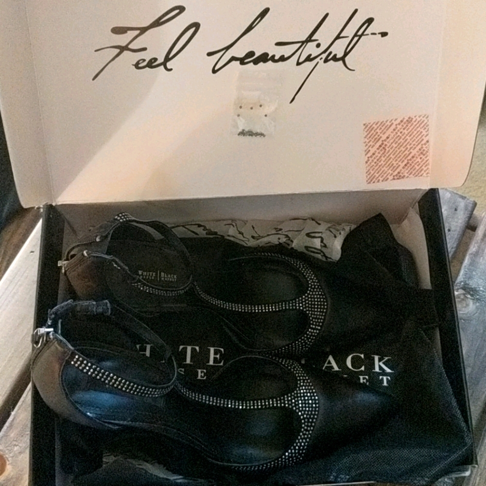 Shoes - Picture 3 of 4